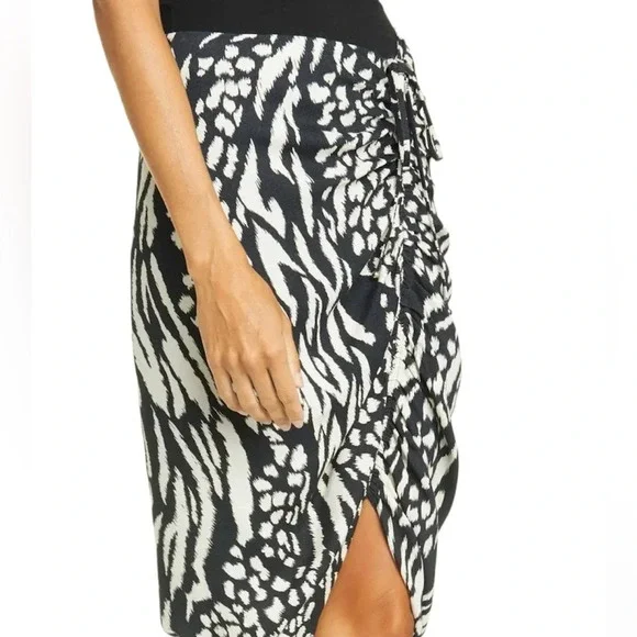 Veronica Beard | Ari Skirt in Black Ikat Print, Size 4 - Picture 2 of 6